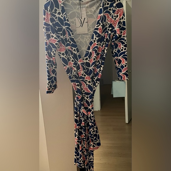 Diane von Furstenberg New Julian Two Printed Wrap Dress, Ocelot Floral Multi - Picture 3 of 3